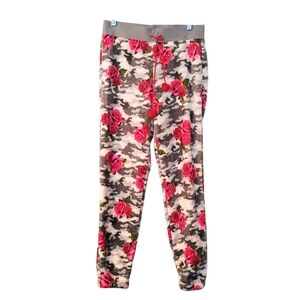 Women's Betsey Johnson Pink Rose And Gray Camouflage Pajama Pants Size Medium